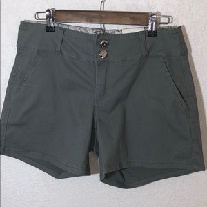 One 5 One Olive Green Denim Walking shorts Sz 8